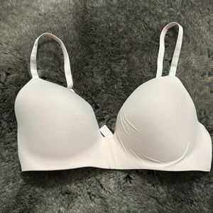Victoria’s Secret t shirt lightly lined wireless light pink bra